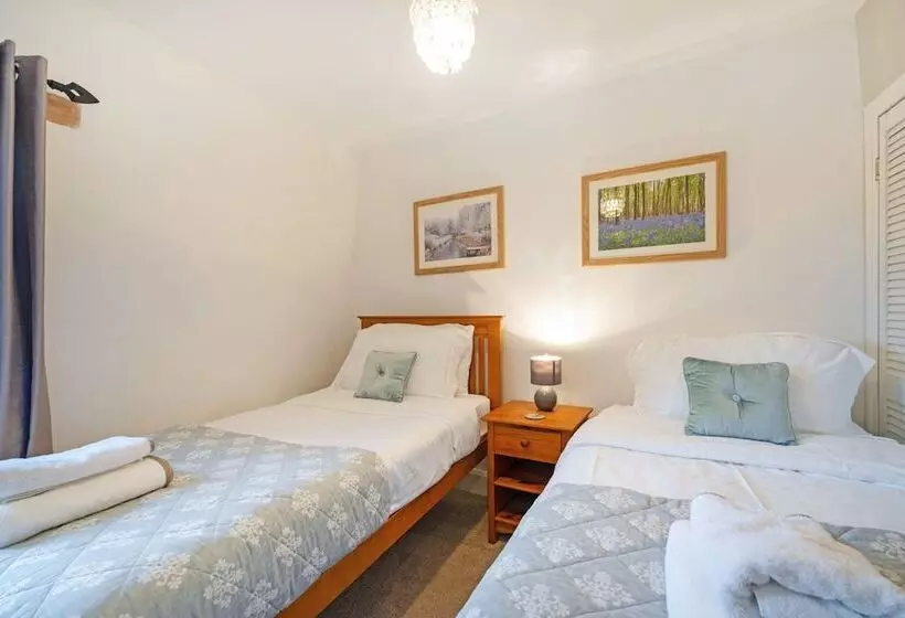 No. 32 Upper High Street Westgatecottage