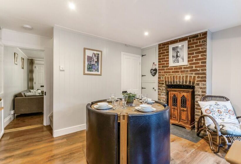 No. 32 Upper High Street Westgatecottage