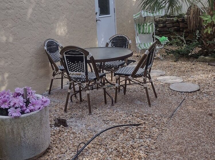 膳宿费 Bayfront Beauty