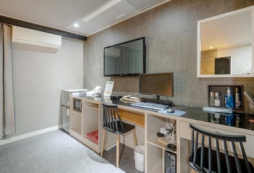 פנסיון Ignis Jeju