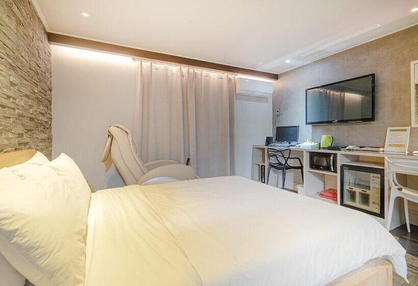 פנסיון Ignis Jeju