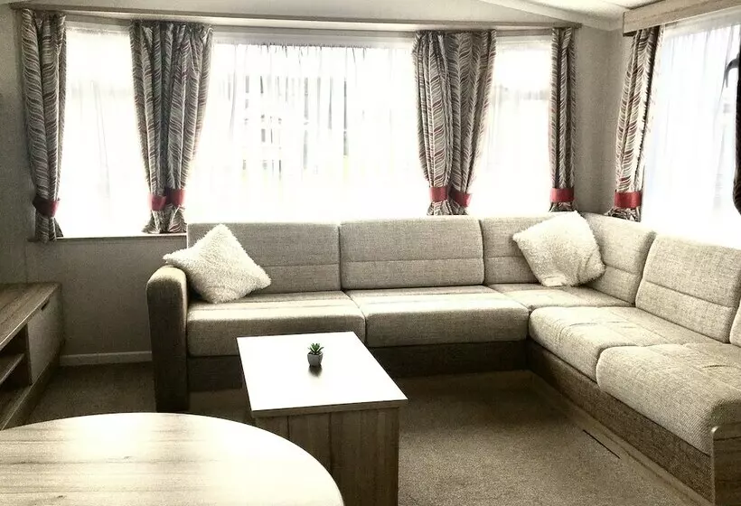 A Lovely Caravan On Quiet Site At Westward Ho!
