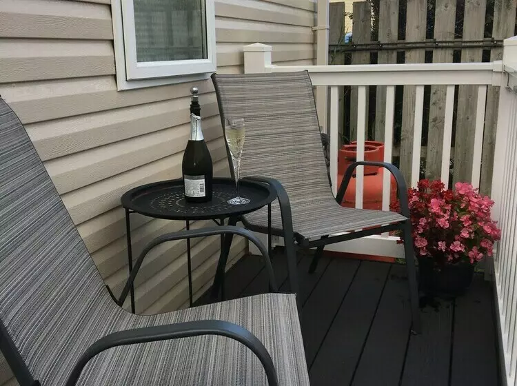 A Lovely Caravan On Quiet Site At Westward Ho!