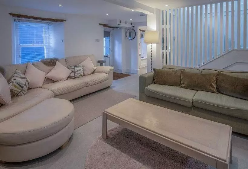 Caleb S Cottage   4 Bed Cottage   Solva