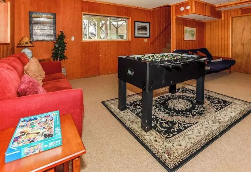 Fawnskin Family Cabin