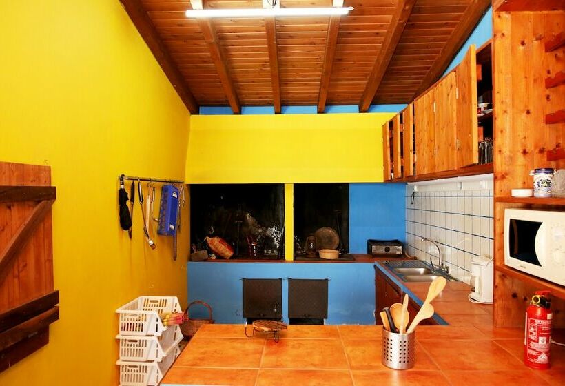 پانسیون Mosteiros Vineyard House