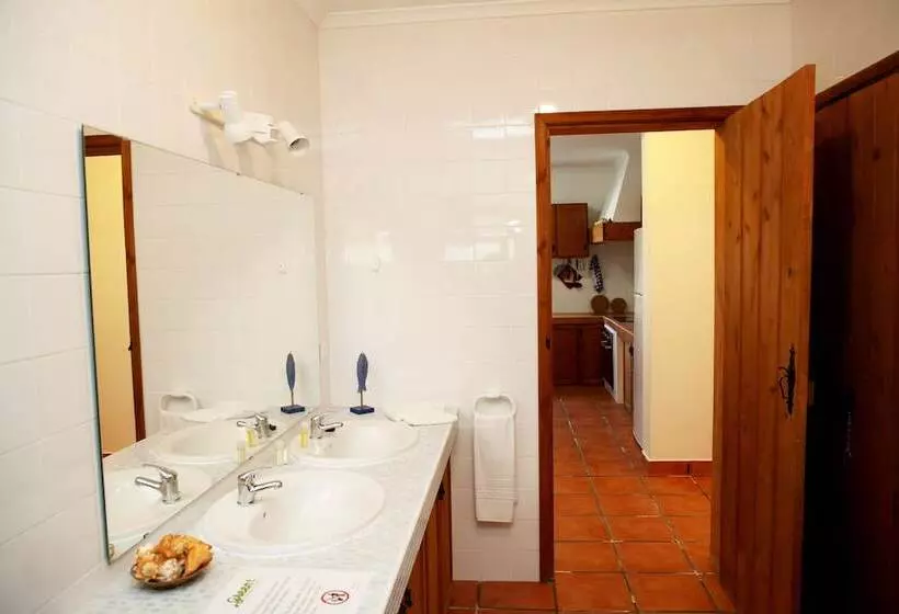 ペンション Mosteiros Vineyard House