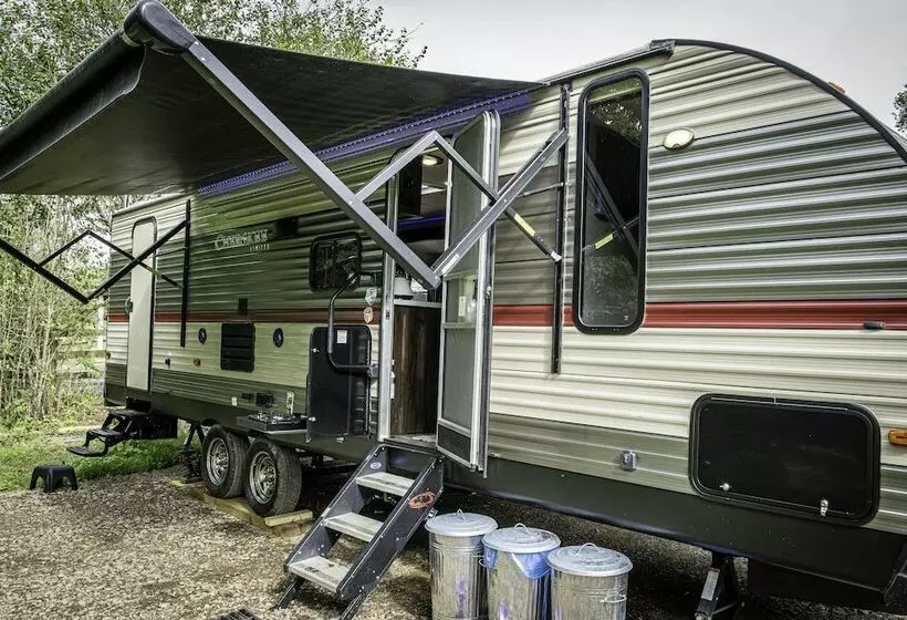American Luxury Caravan  Secure Parking Llandeilo