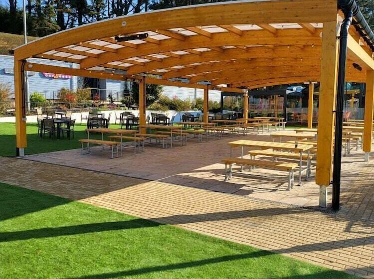 Exotic 3 Bed Caravan At Newquay Holiday Park