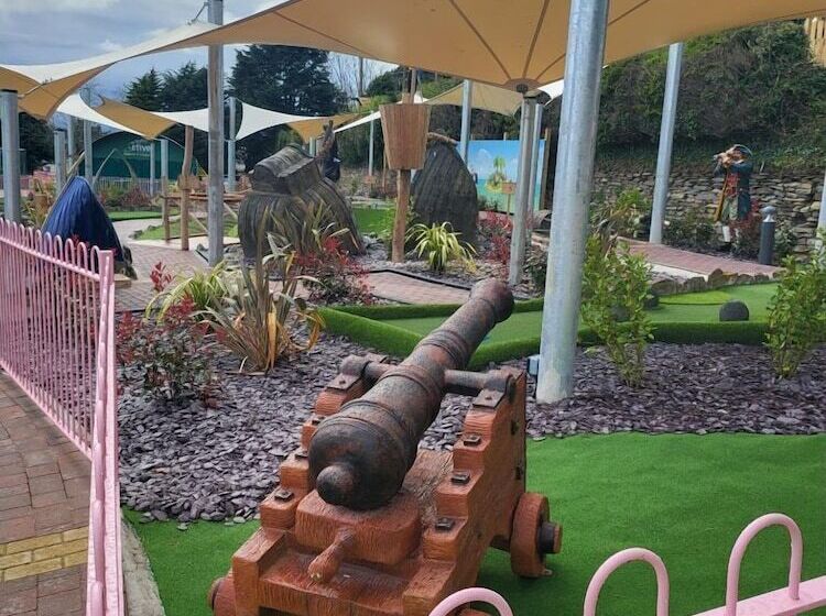 Exotic 3 Bed Caravan At Newquay Holiday Park