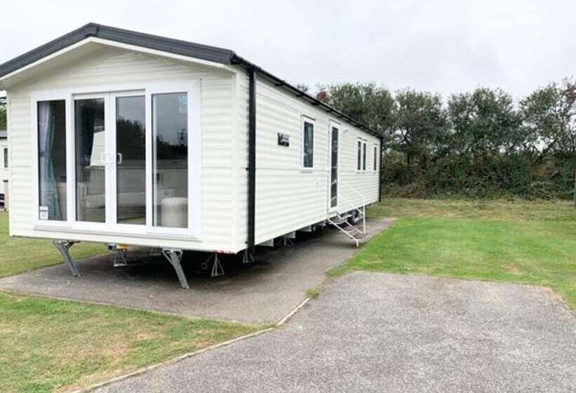 Exotic 3 Bed Caravan At Newquay Holiday Park