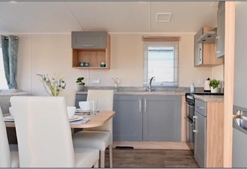 Exotic 3 Bed Caravan At Newquay Holiday Park