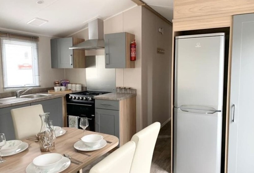 Exotic 3 Bed Caravan At Newquay Holiday Park