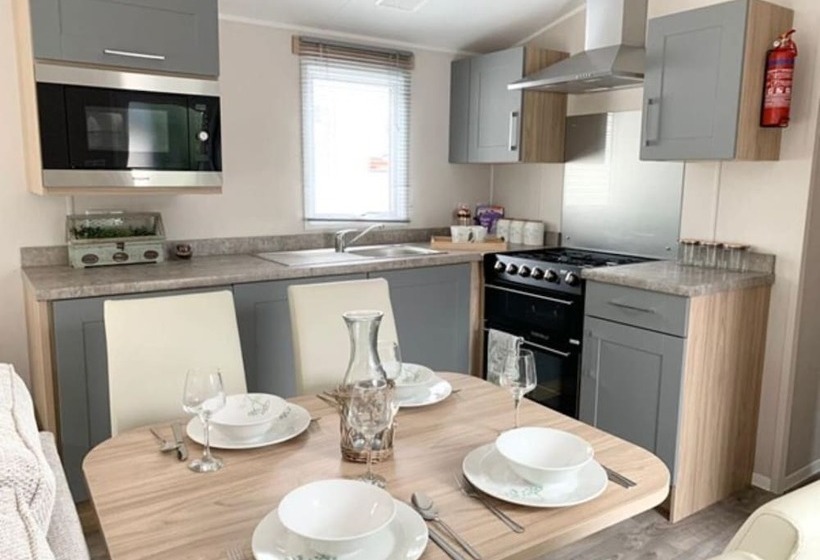 Exotic 3 Bed Caravan At Newquay Holiday Park