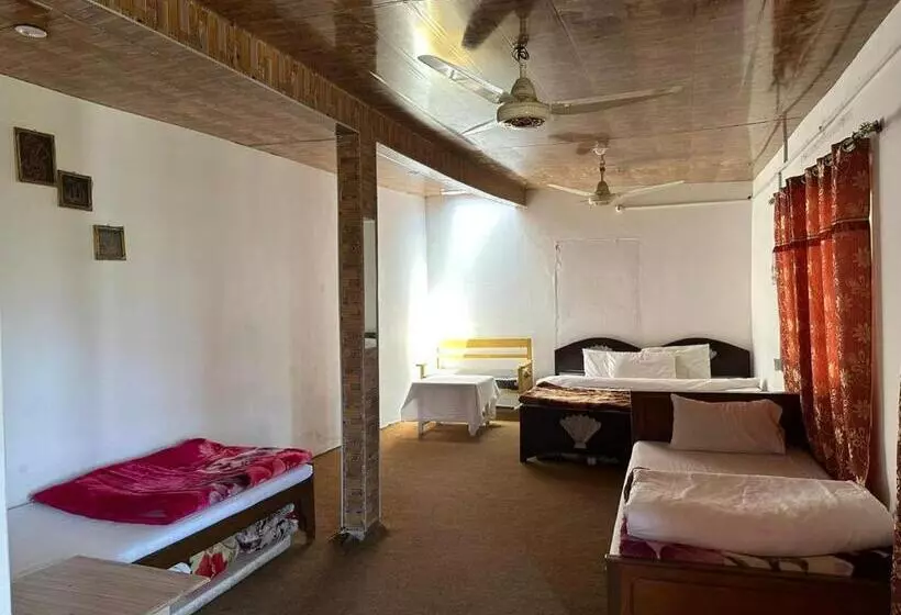 هتل Tourist Cottage Hunza