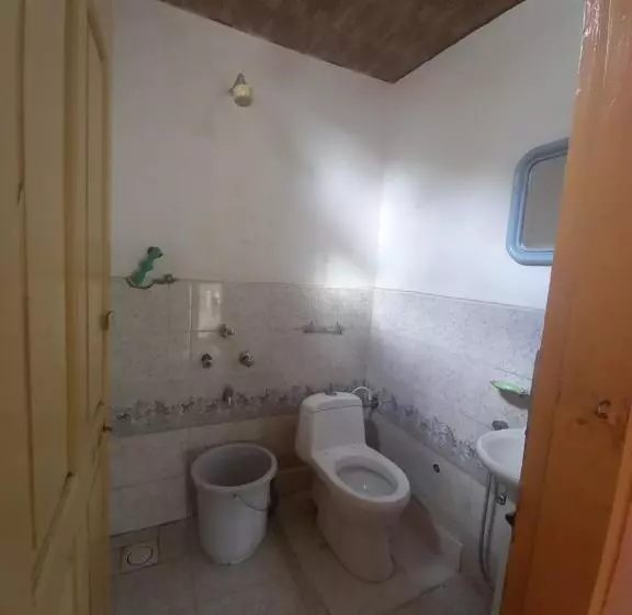 هتل Tourist Cottage Hunza