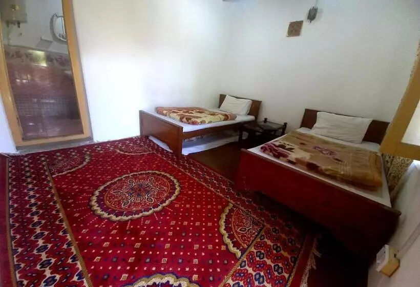 هتل Tourist Cottage Hunza