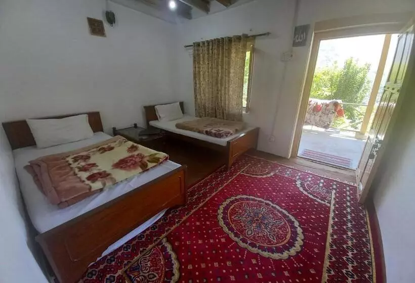 هتل Tourist Cottage Hunza