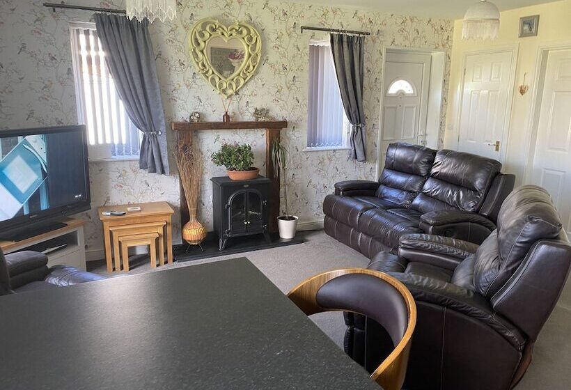 Luxury Dog Friendly Cottage Sleeps 4