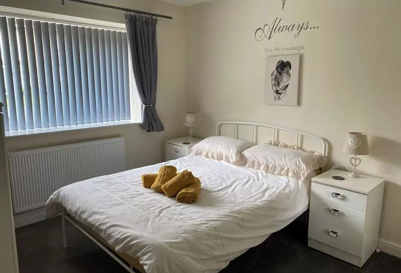 Luxury Dog Friendly Cottage Sleeps 4