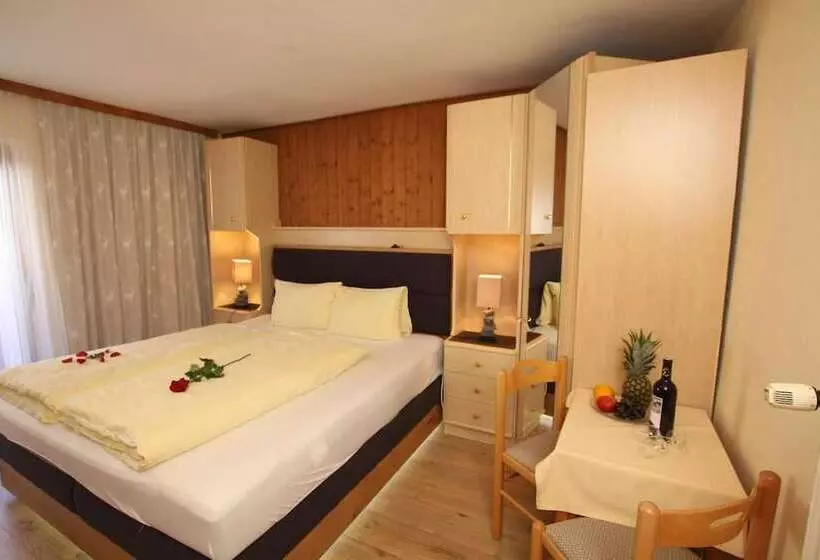 Bed and Breakfast Gästehaus  Pension Edelweiss