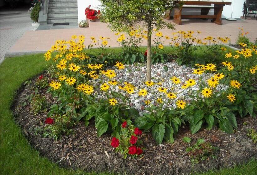 تختخواب و صبحانه Haus Rosi