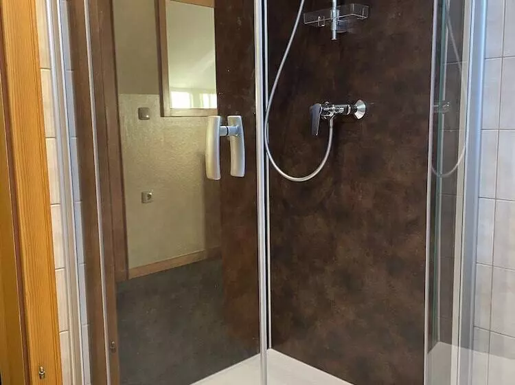 Aamiaismajoitus (B&B) Pension Thermenland