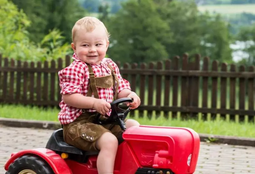 فندق Nussbaumer Am Irrsee