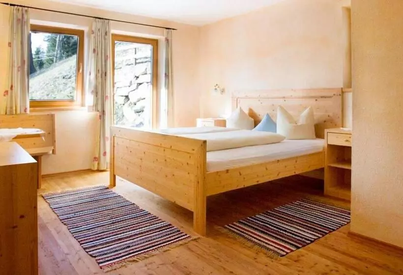 ペンション Gasthof Stuibenfall