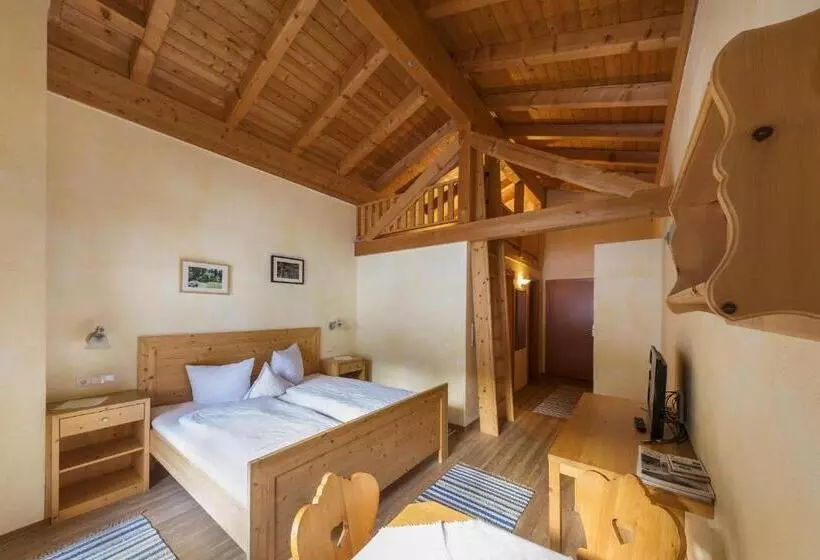 ペンション Gasthof Stuibenfall