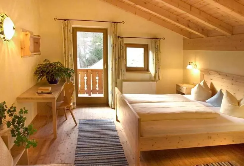 ペンション Gasthof Stuibenfall