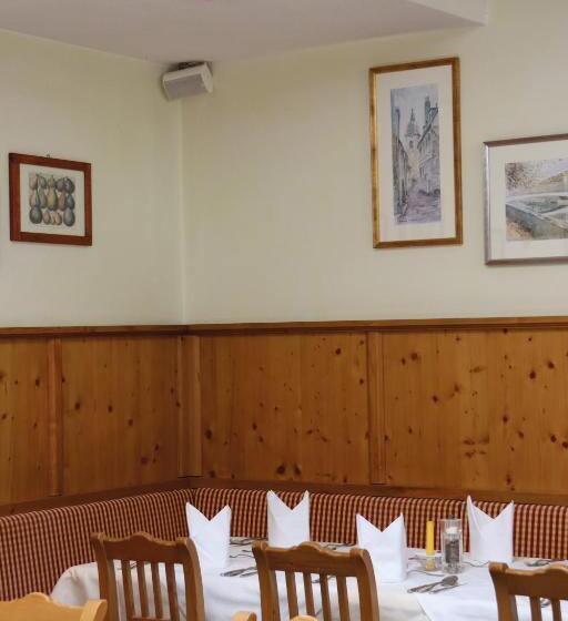 ペンション Gasthof Stuibenfall