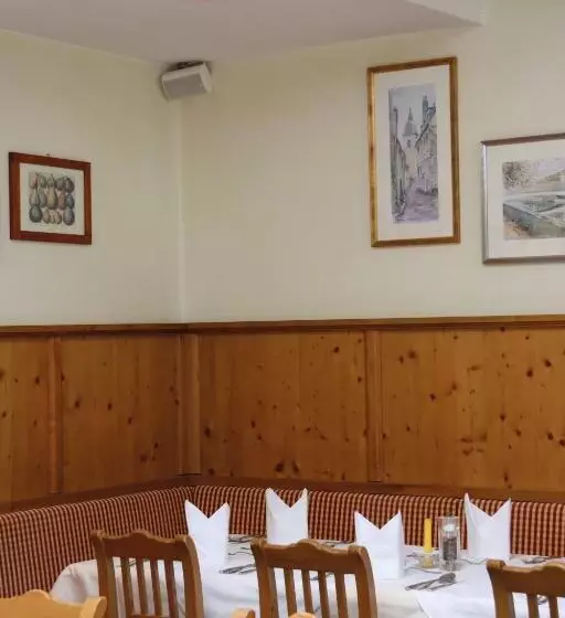 ペンション Gasthof Stuibenfall