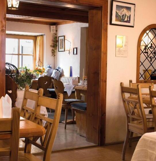 ペンション Gasthof Stuibenfall