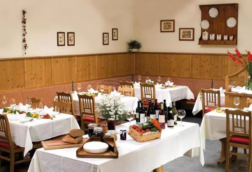 ペンション Gasthof Stuibenfall