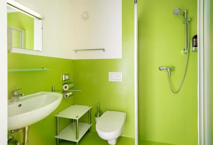 פנסיון Greenrooms