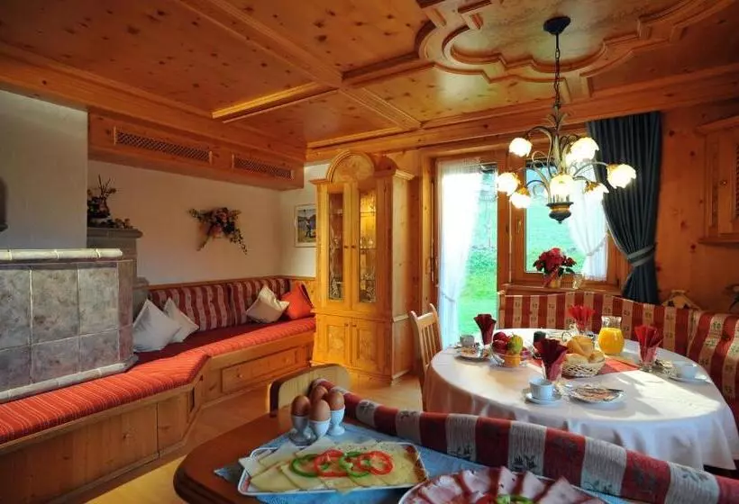 پانسیون Gästehaus Hölzl