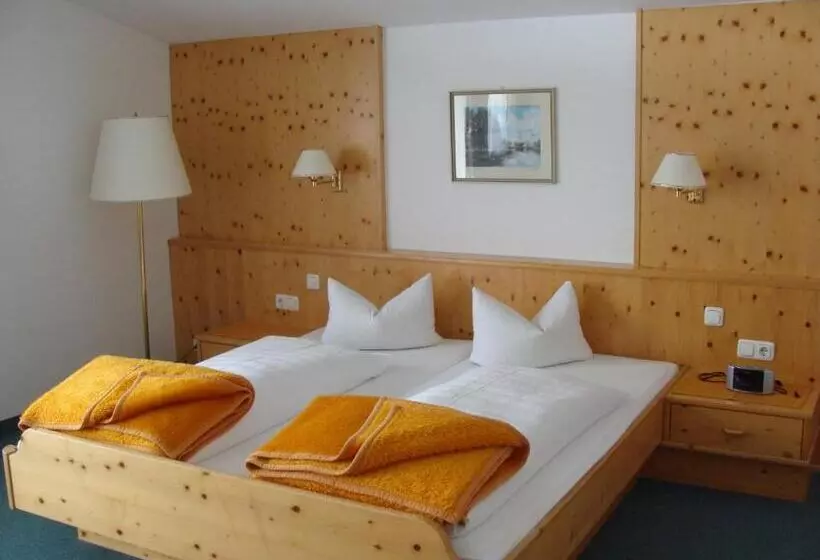 ホテル Garni Schieferle