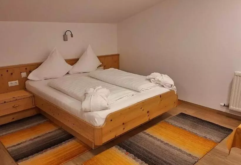 ホテル Garni Schieferle