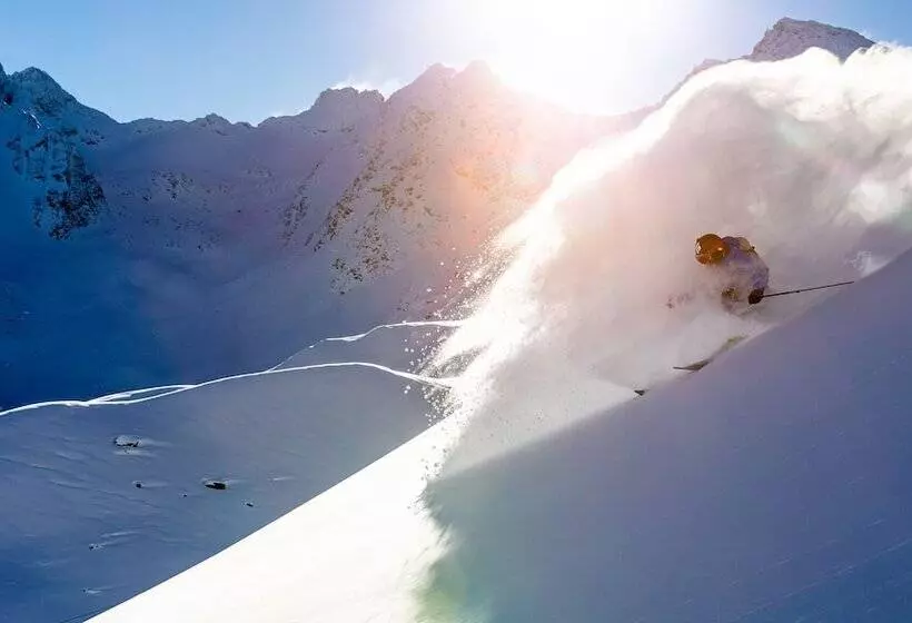 ホテル Hôtel Les Grangettes