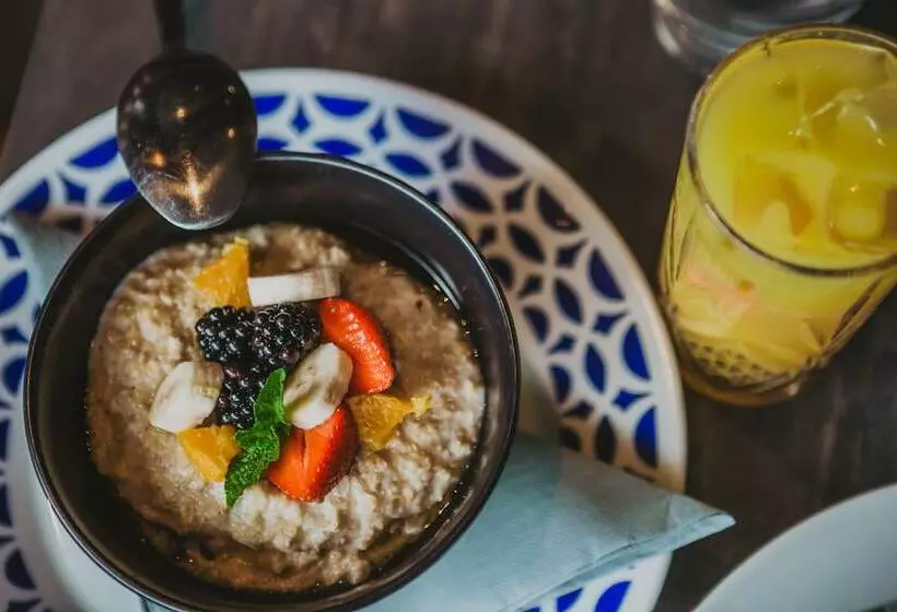 ホテル Hôtel Les Grangettes