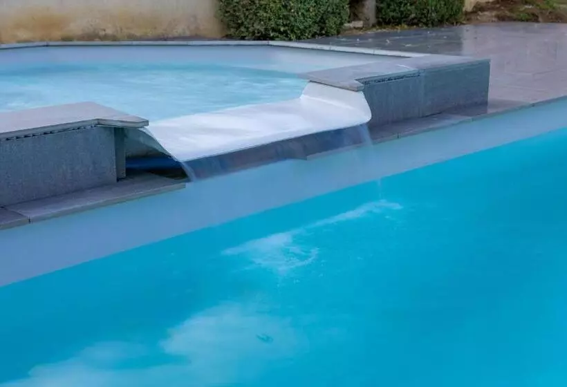 ホテル Ibis Styles Dijon Sud Domaine De Beauregard 21600 Longvic