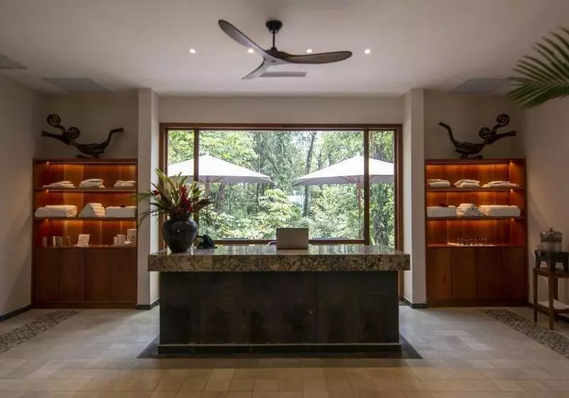 هتل La Coralina Island House