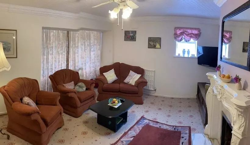 Cosy Seaside Holiday Cottage In Fairbourne