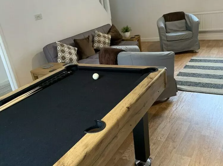 Miners Cottage Wales Sleep 8 Log Burner Pool Table