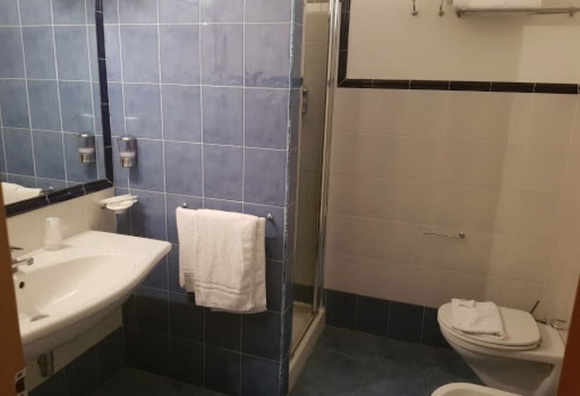 צימר Pizzo Calabro Resort Big Triple Room