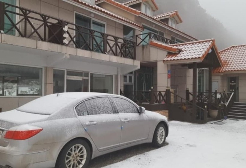 Pyeongchang Heungjeong Sketch Pension