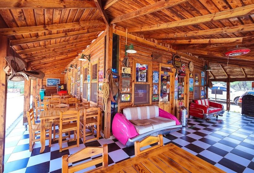 هتل Fifties Corner