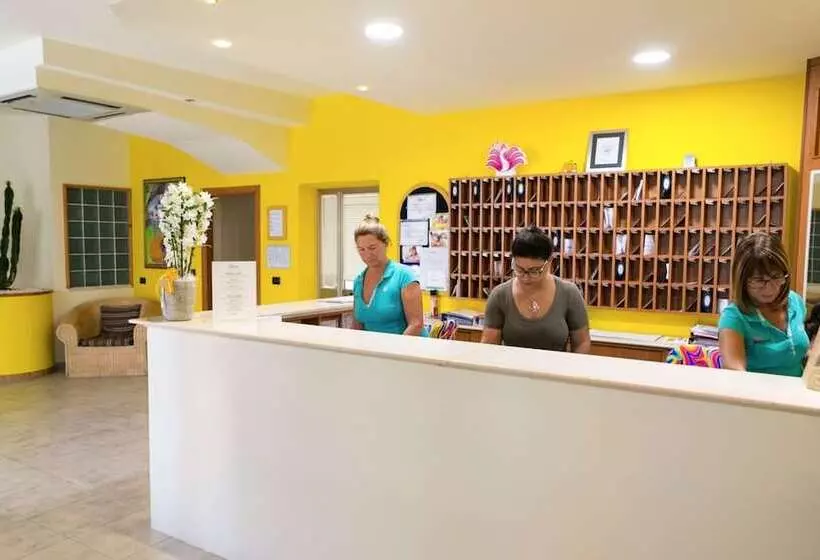 Lomakeskus Nirvana Club Village