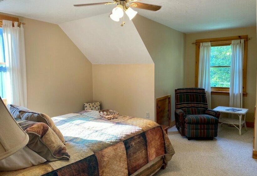 Mountain Vista  Mountain Cabin, Great Decks, Pool Table, Ping Pong Table, & Foosball By Redawning